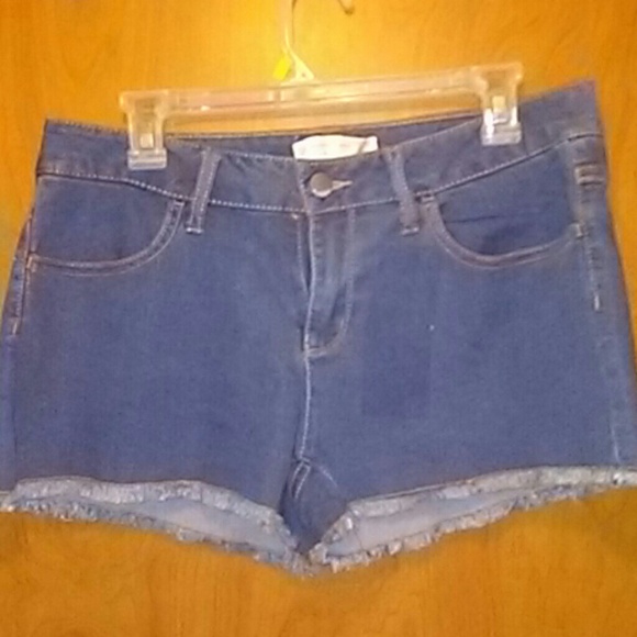 New boundary size 13 short shorts made to look cut - Picture 1 of 3